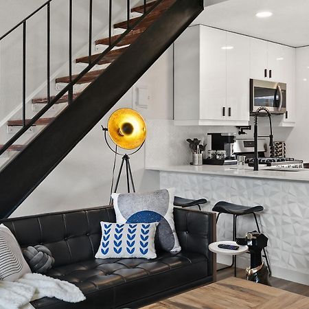 Appartamento Contemporary Couples Getaway Near Austin Favorites - Loft 21 Esterno foto