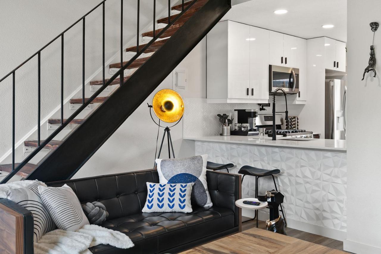 Appartamento Contemporary Couples Getaway Near Austin Favorites - Loft 21 Esterno foto